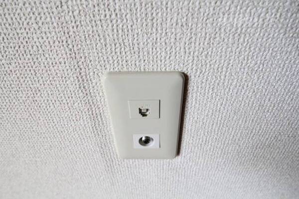 テレビと電話の配線はコチラから。