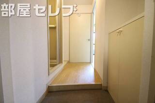 玄関口。他号室の写真です。