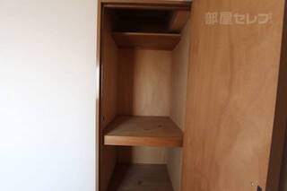 奥行きのある収納です