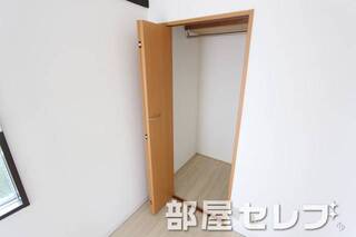 収納はこっちにも。