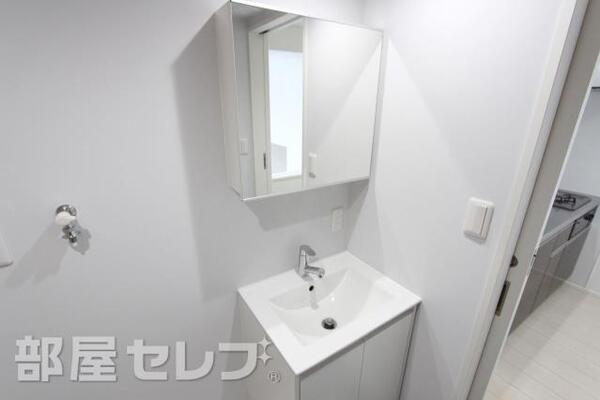 スタイリッシュな洗面台です。
