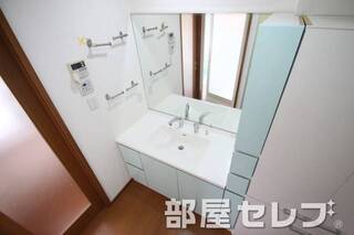 洗髪洗面化粧台。