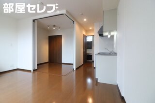 ※302号室内装写真参照