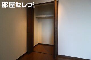 ※302号室内装写真参照