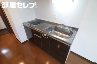 ※302号室内装写真参照