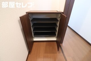 ※302号室内装写真参照