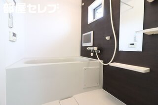 ※302号室内装写真参照
