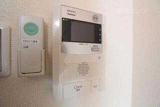 テレビモニターホンで来客時も確認ができます。