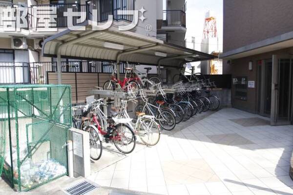 駐輪場。