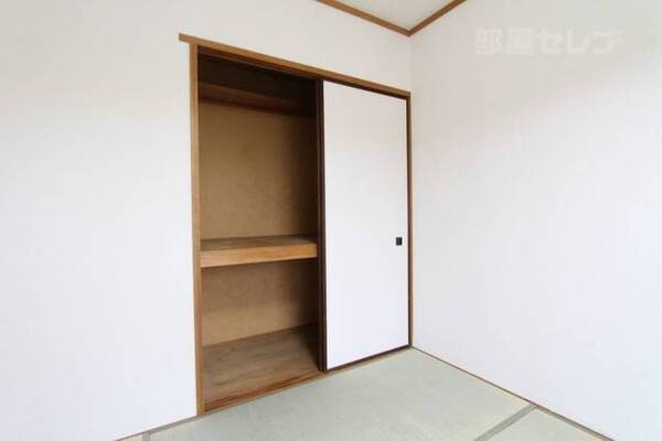 ※302号室内装写真参照