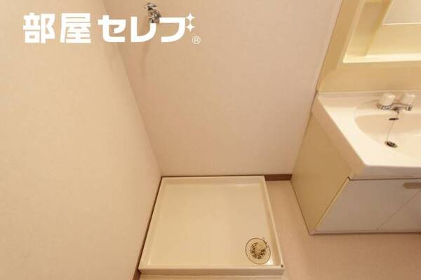 室内洗濯機置き場。