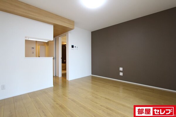 反転している間取りの写真です。