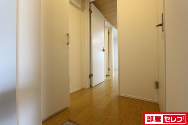反転している間取りの写真です。