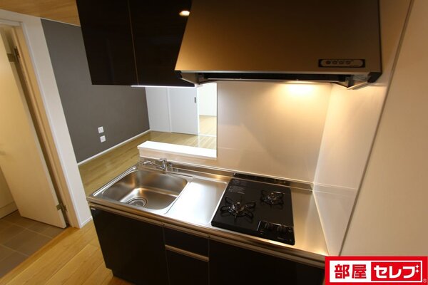 反転している間取りの写真です。