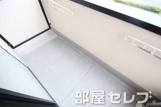 物干し竿が掛けれるベランダ。