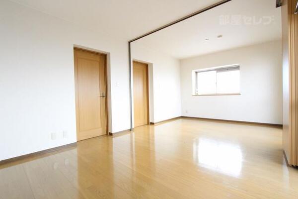 可動式の敷居を一ヶ所にまとめると、とても広くなります。