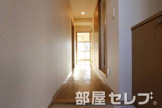 玄関にはシューズボックスあります　