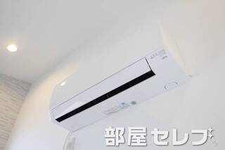 冷暖房エアコン。