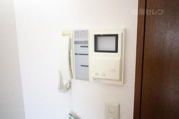 インターホンはTV付きです。