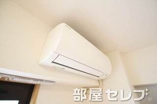 冷暖房エアコン。