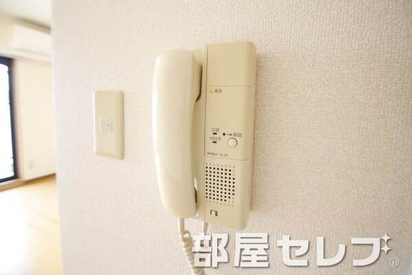 インターホン。