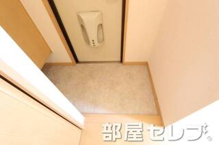 広い玄関になります。