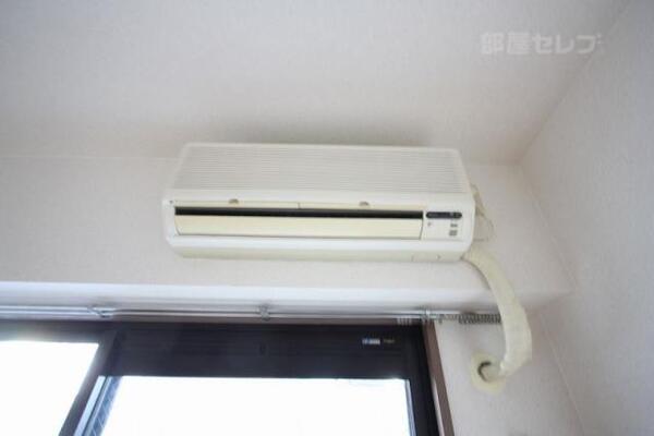 居室にはエアコンもあるので快適そう。