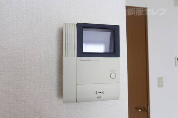 ※102号室内装写真参照