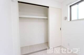 302号室の写真を流用しています。