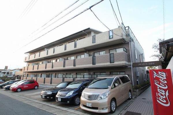 堅実なつくりの外観です。