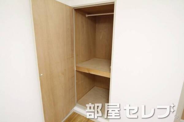 奥行きのある収納です。