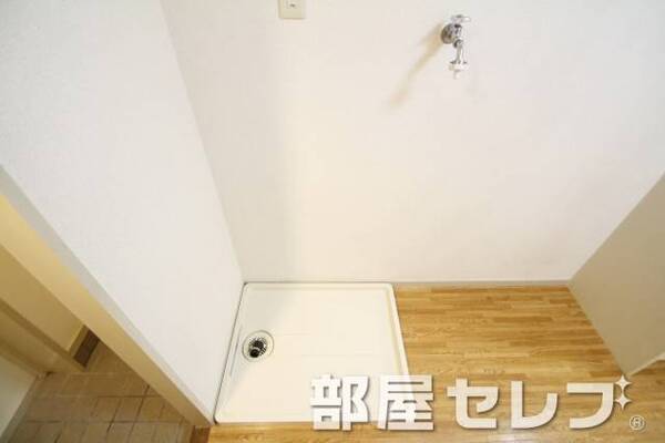 室内洗濯機置場。