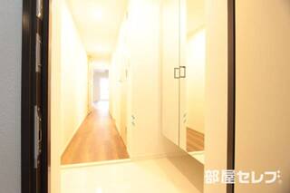 玄関回りもスッキリしてます