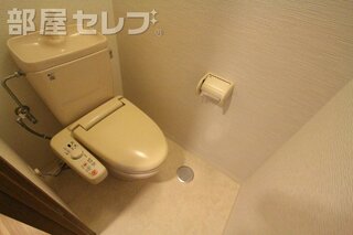 温水洗浄便座付きのお手洗い。
