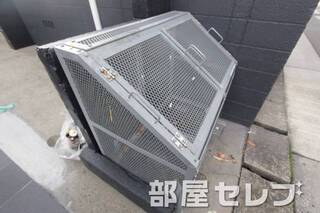 ゴミ置き場。