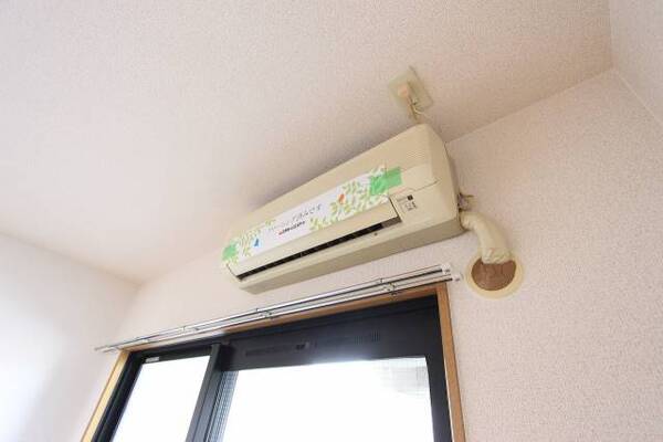 もちろんエアコン設備ございます。