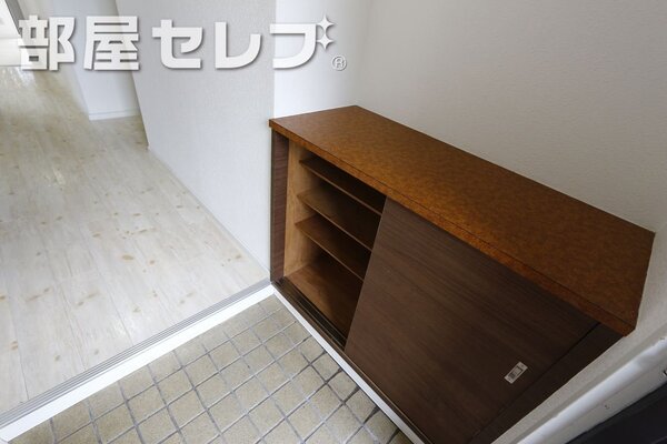 キッチン収納ばっちり。206号室の写真です。