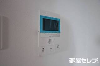 来客の顔が確認できるモニターつき