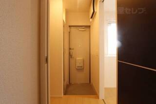 ※102号室室内　参照実物とは異なります。