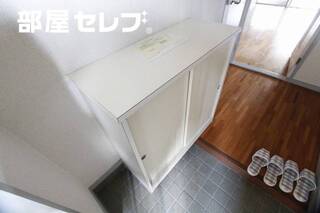 シューズボックス。