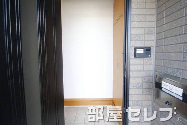 玄関口。