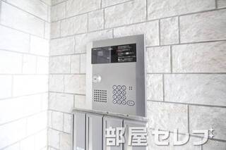 オートロック完備。