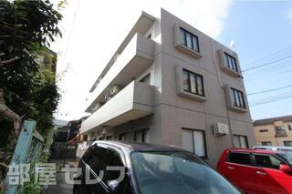 RC構造の3階建てです