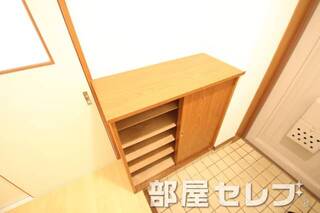 シューズボックス。
