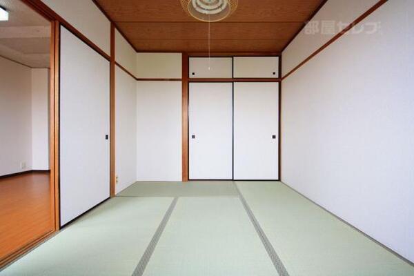 和室6帖のお部屋です。