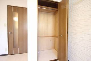 写真は別の部屋のものです。
