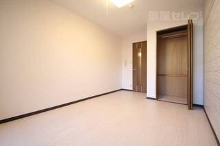 写真は別の部屋のものです。
