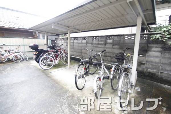 自転車置場。