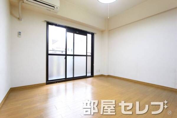 広々としたリビングで生活しやすいですね。