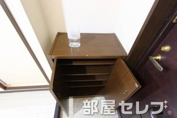 玄関すっきりシューズボックスです。
